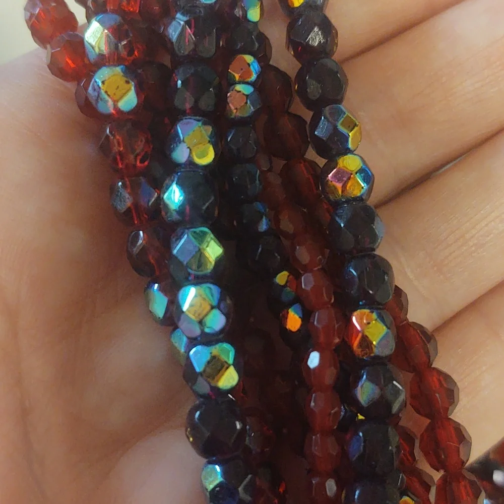 EUC Custume Jewelry Beaded Necklace